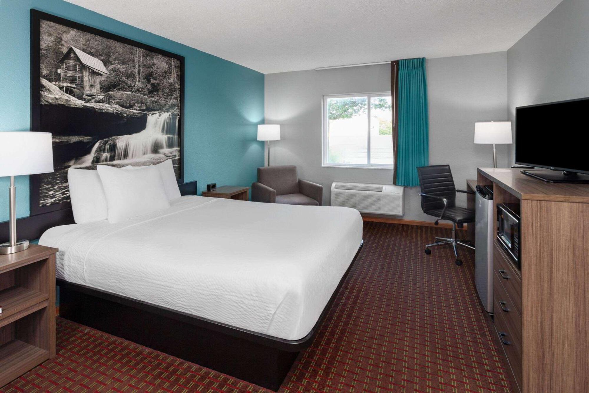 Super 8 By Wyndham Mchenry Fox Lake Area Bagian luar foto