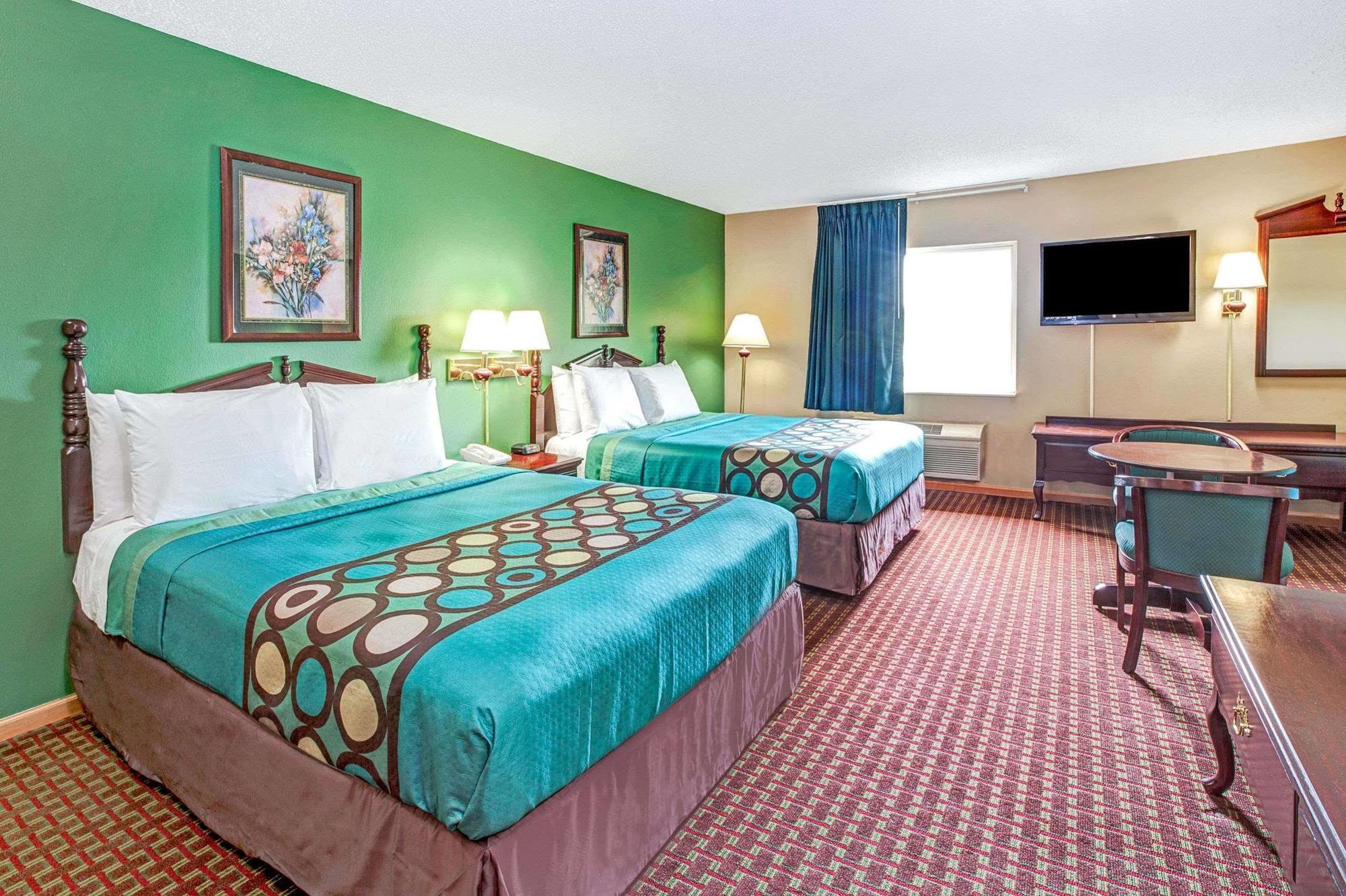 Super 8 By Wyndham Mchenry Fox Lake Area Bagian luar foto